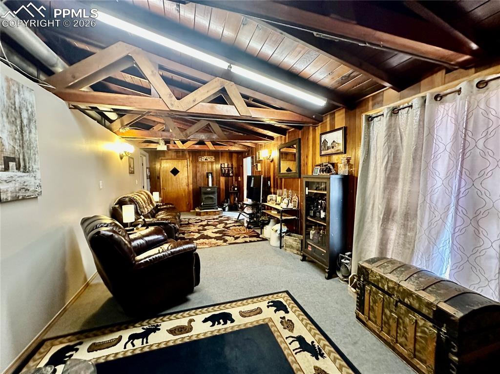 Image 30 of 50: Living Room