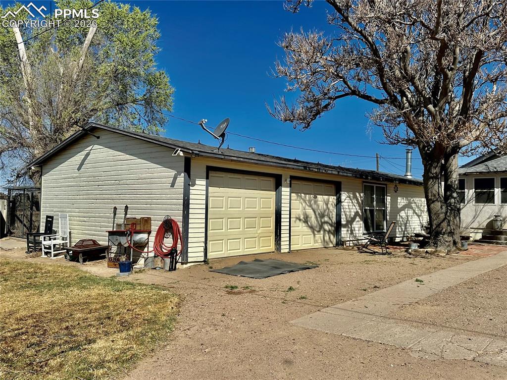 Image 41 of 50: Side of Structure