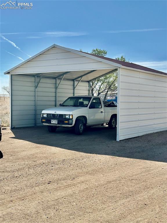 Image 44 of 50: Parking