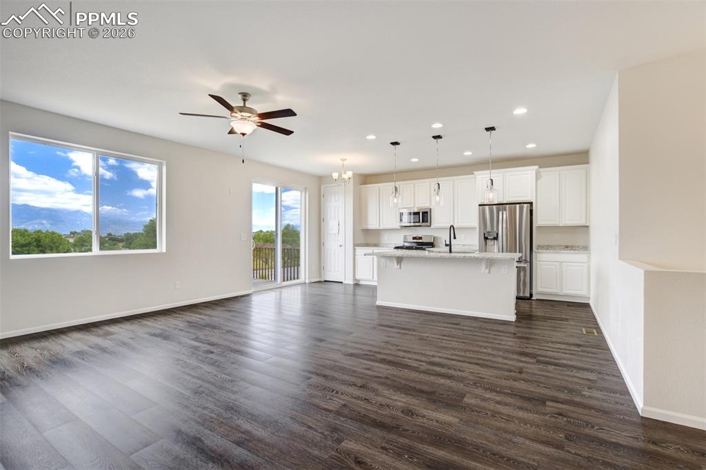 Image 7 of 49: Kitchen