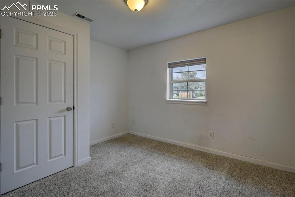 Image 17 of 41: Bedroom