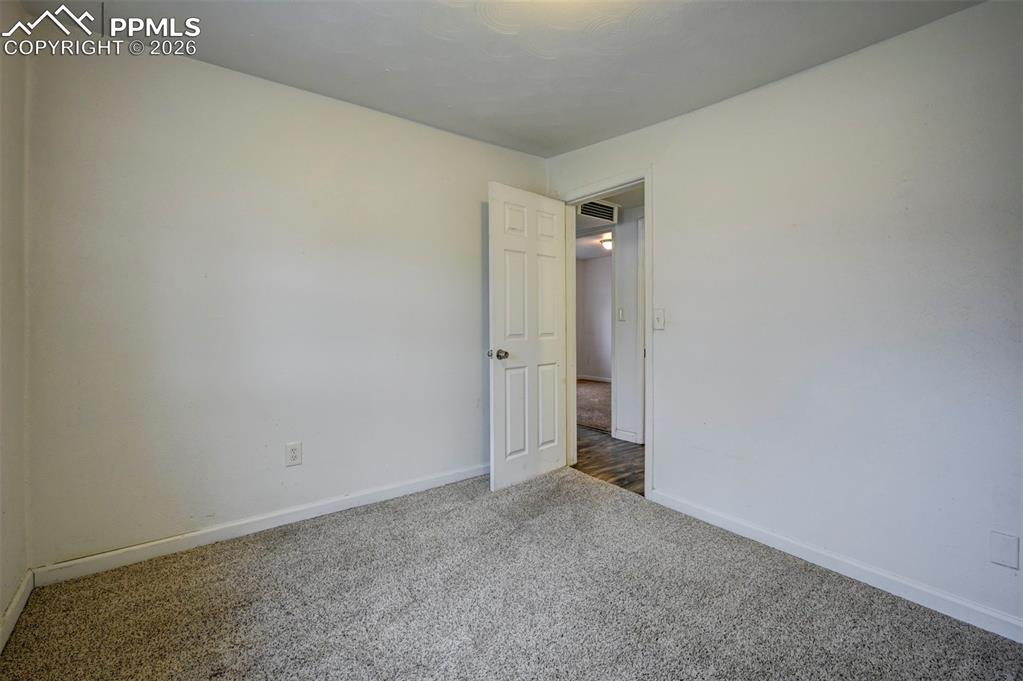 Image 18 of 41: Bedroom