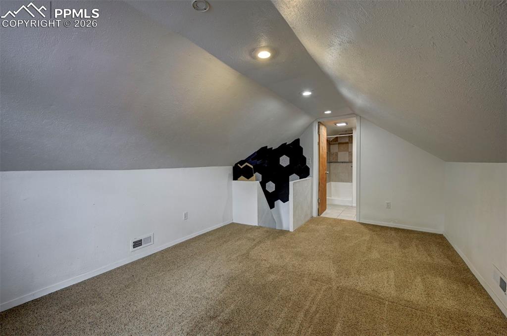 Image 27 of 41: Bedroom