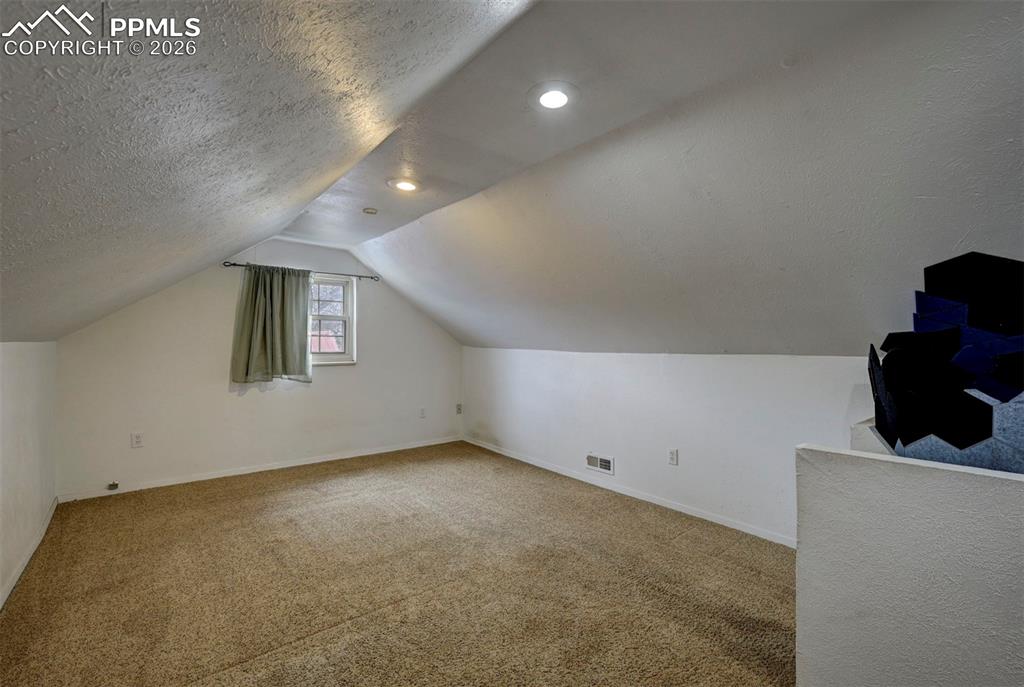 Image 28 of 41: Bedroom