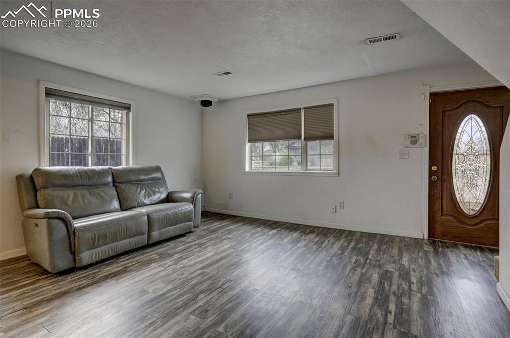 Image 7 of 41: Living Room