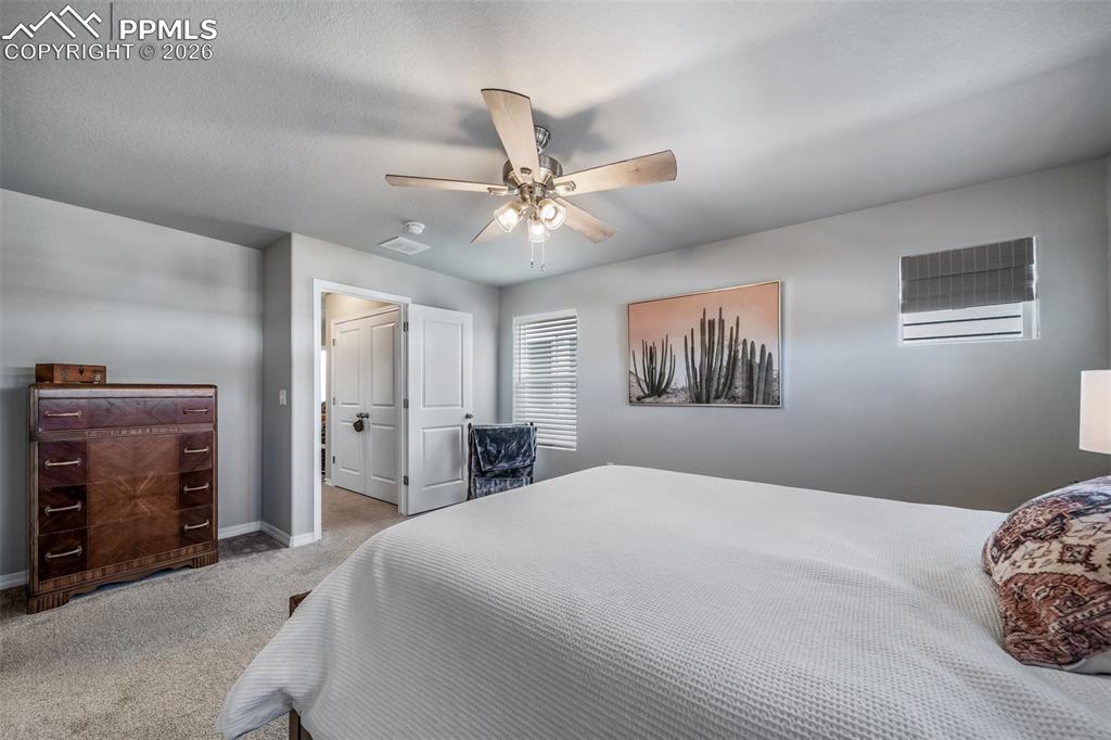 Image 28 of 45: Bedroom