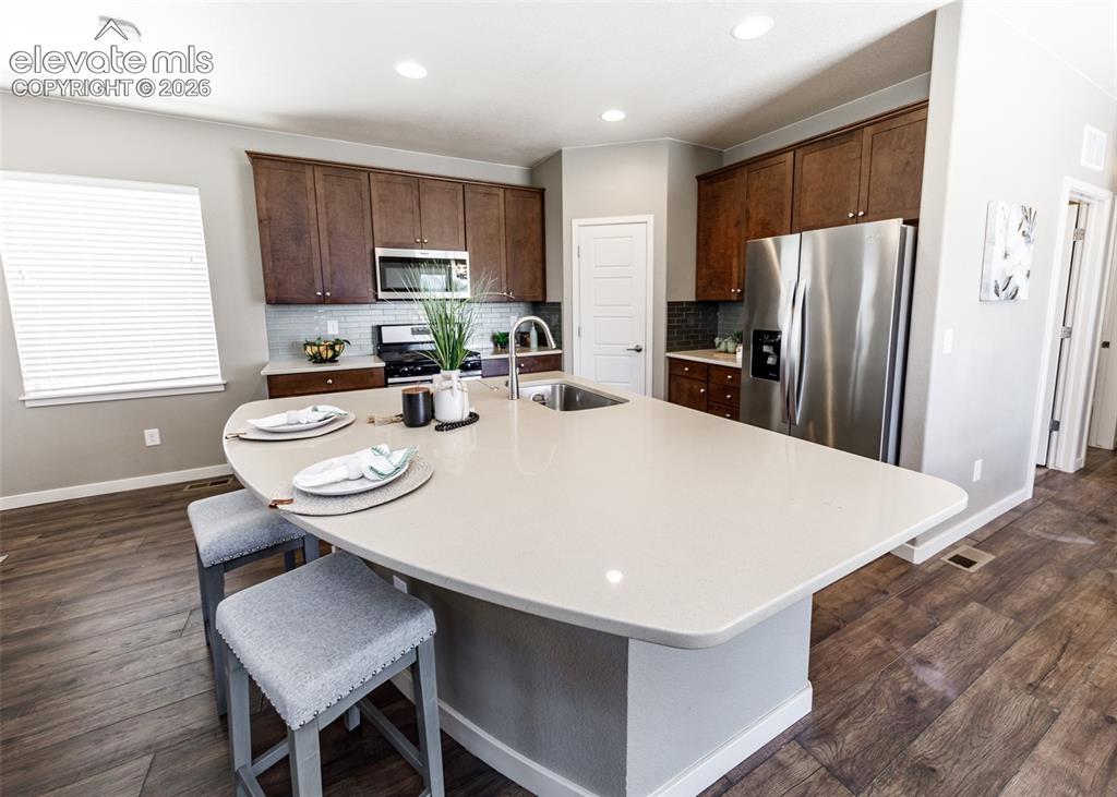 Image 13 of 49: Kitchen