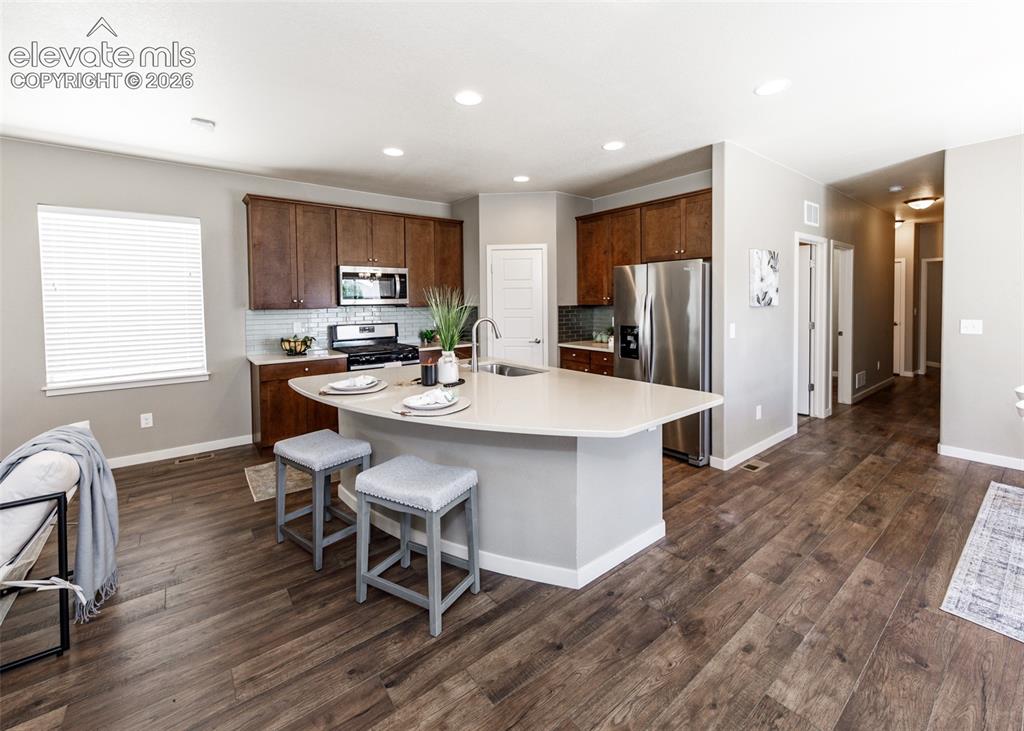 Image 19 of 49: Kitchen
