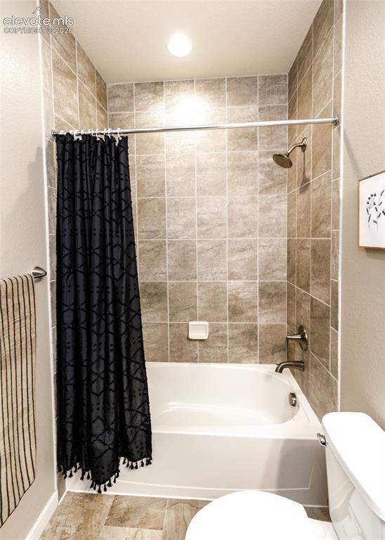 Image 41 of 49: Bathroom