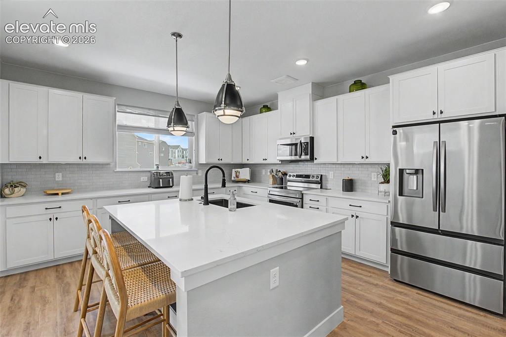 Image 19 of 46: Kitchen