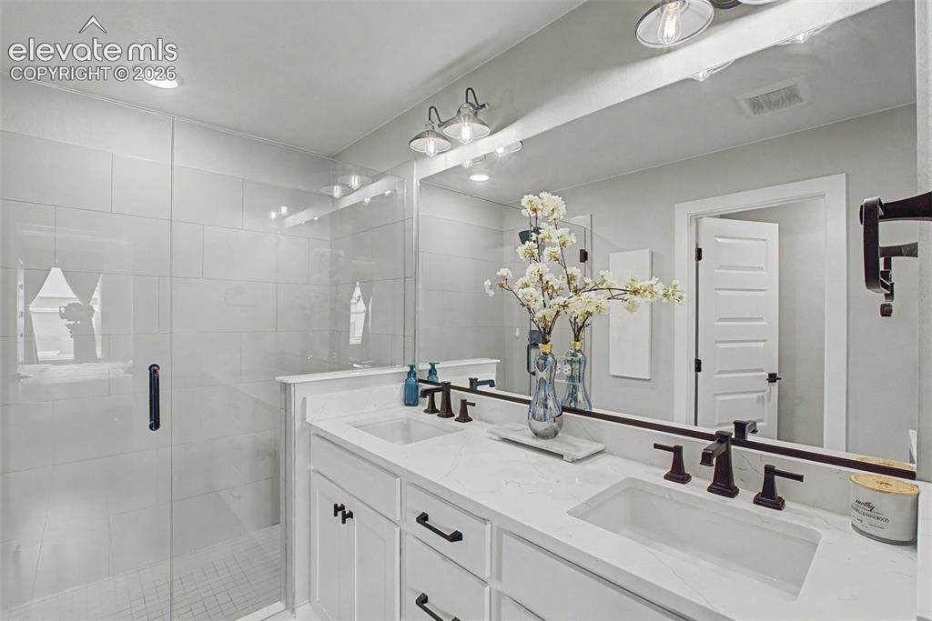 Image 31 of 46: Master Bathroom