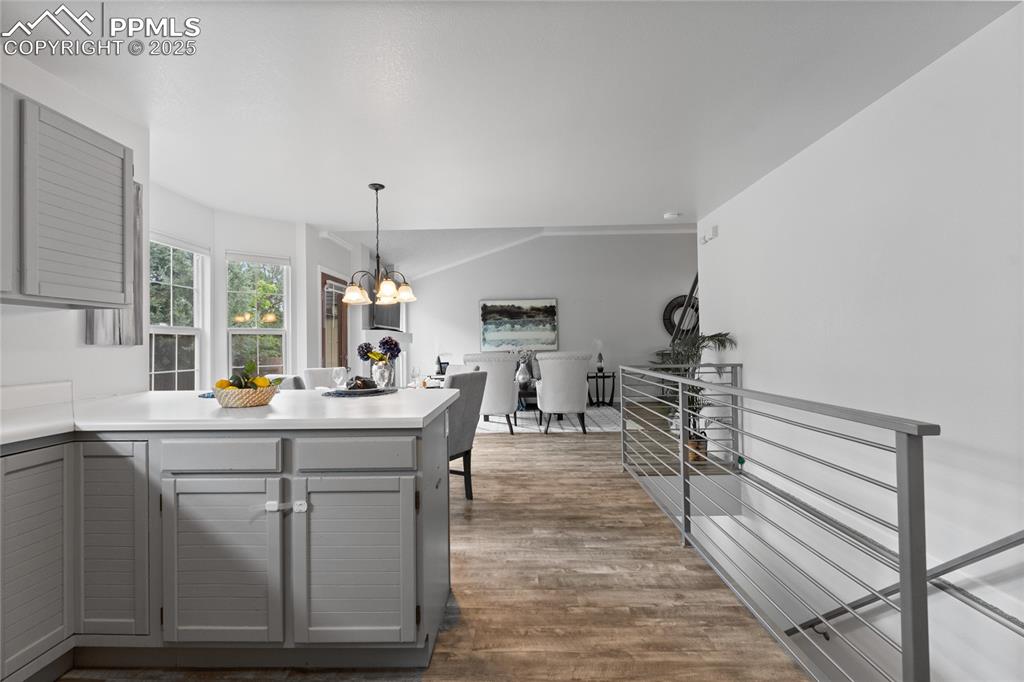 Image 14 of 40: Kitchen