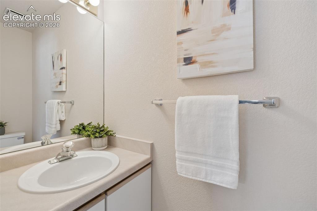 Image 14 of 37: Bathroom