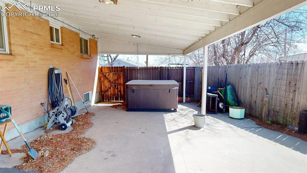 Image 4 of 17: Patio