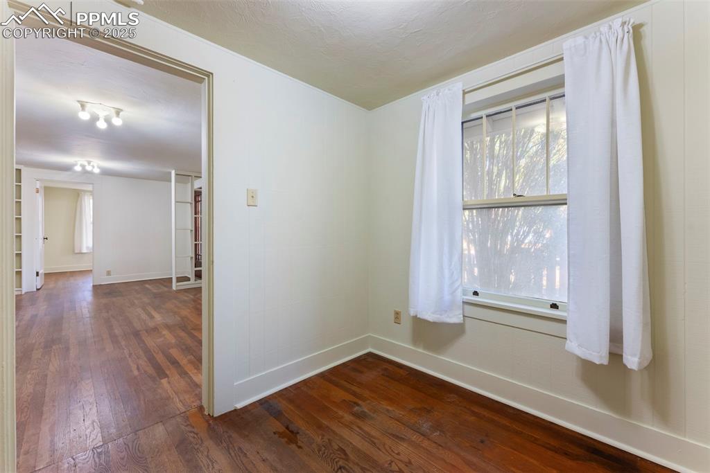 Image 15 of 48: Bedroom