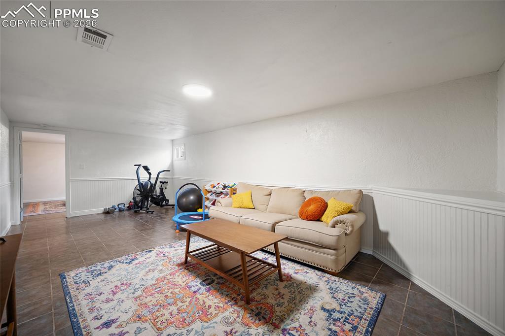 Image 24 of 49: Living Room