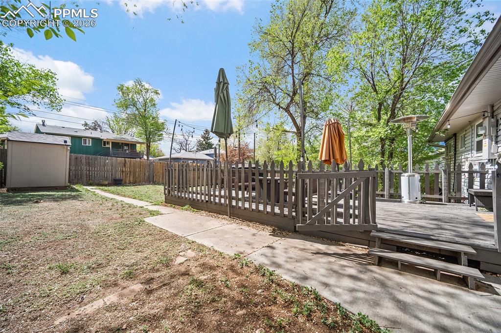 Image 36 of 49: Yard