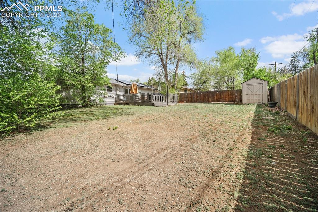 Image 39 of 49: Yard