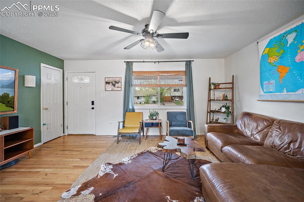 Image 7 of 49: Living Room