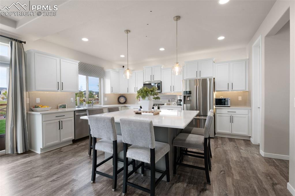 Image 20 of 48: Kitchen