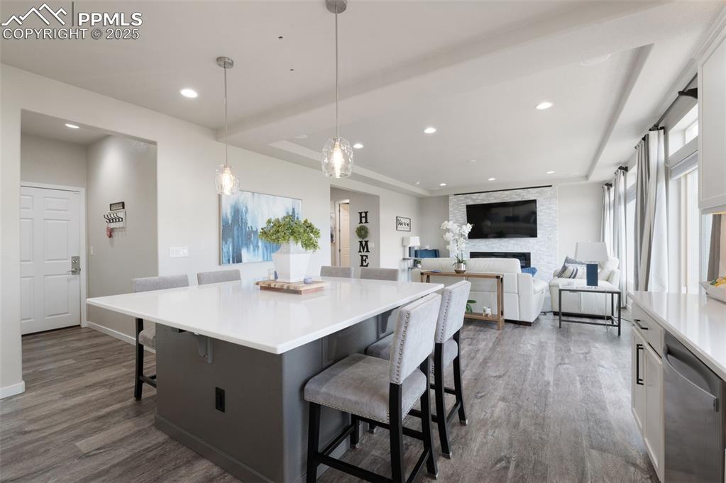 Image 22 of 48: Kitchen