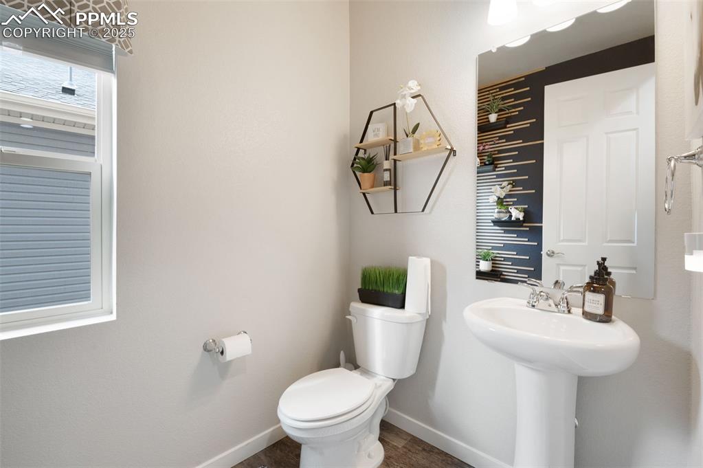 Image 25 of 48: Bathroom