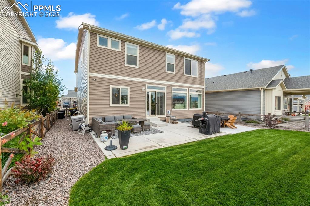 Image 44 of 48: Back of Structure