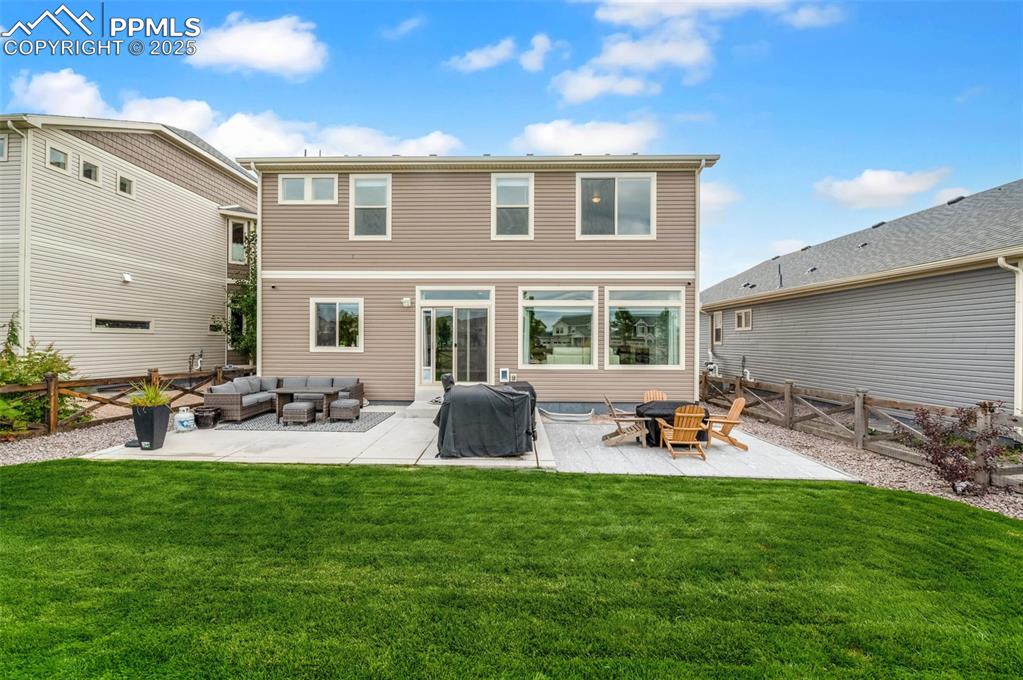 Image 45 of 48: Back of Structure