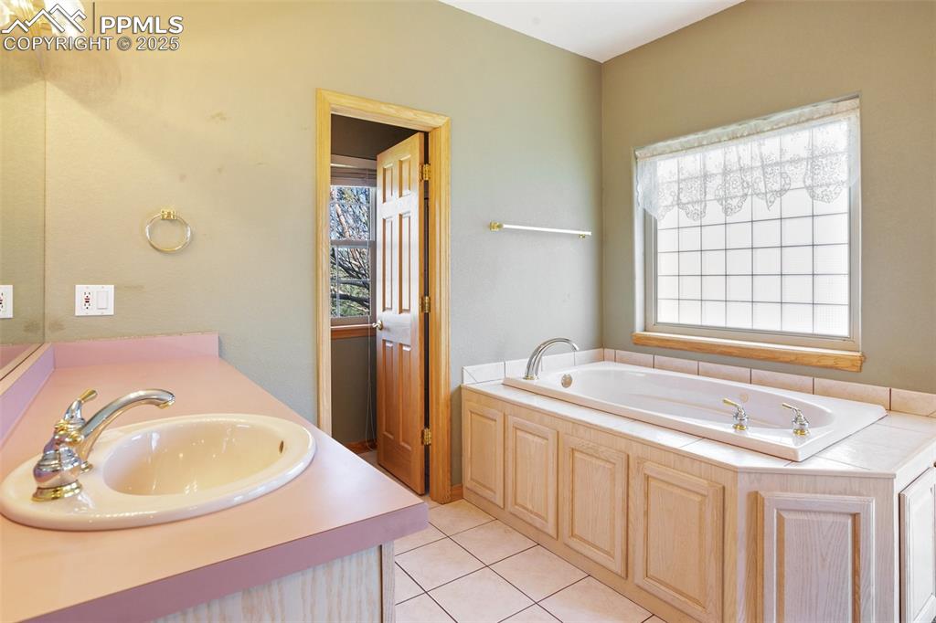 Image 24 of 50: Master Bathroom