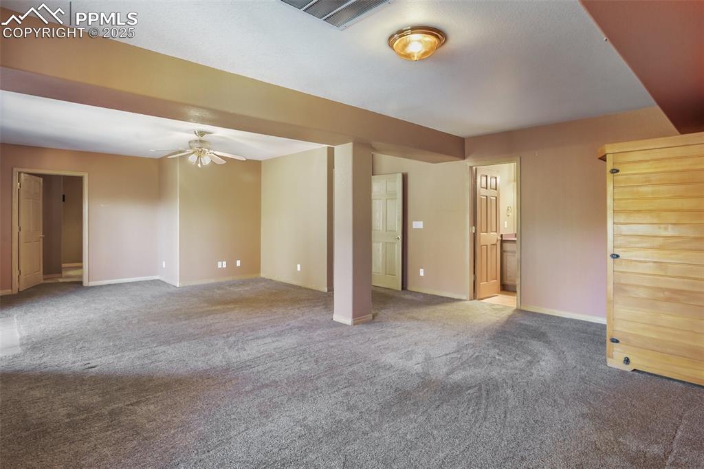 Image 29 of 50: Family Room