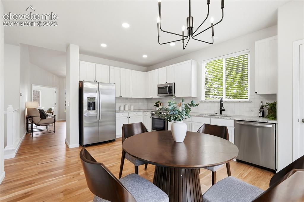 Image 8 of 50: Kitchen