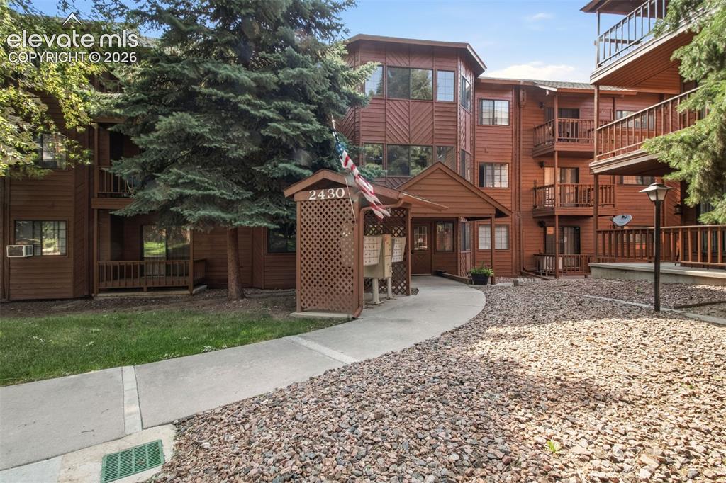 Image 1 of 17: Main entrance and mail box access
