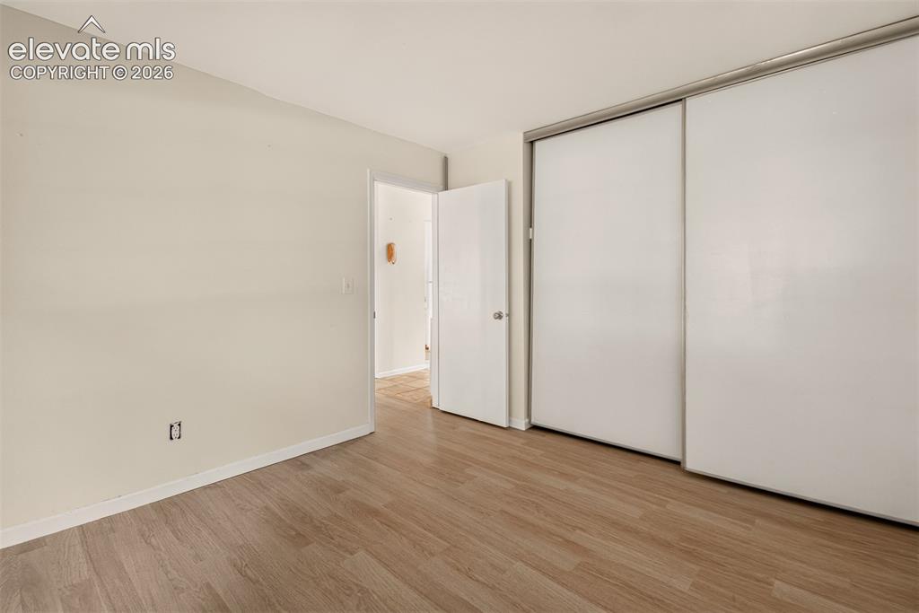 Image 9 of 17: Great Sized Closet