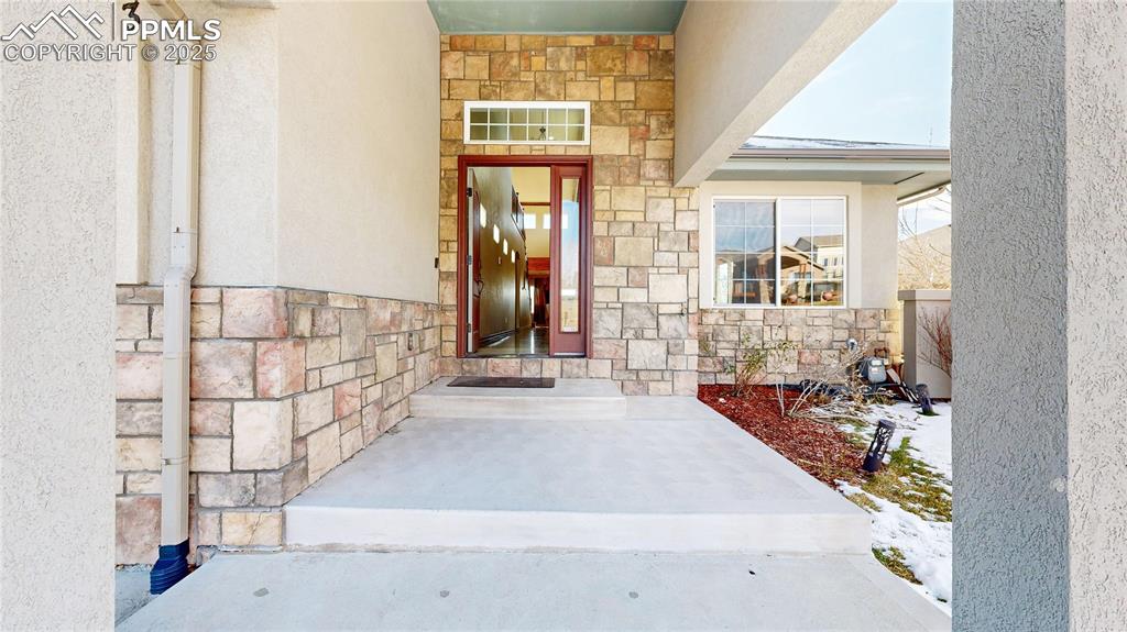 Image 36 of 39: Entry