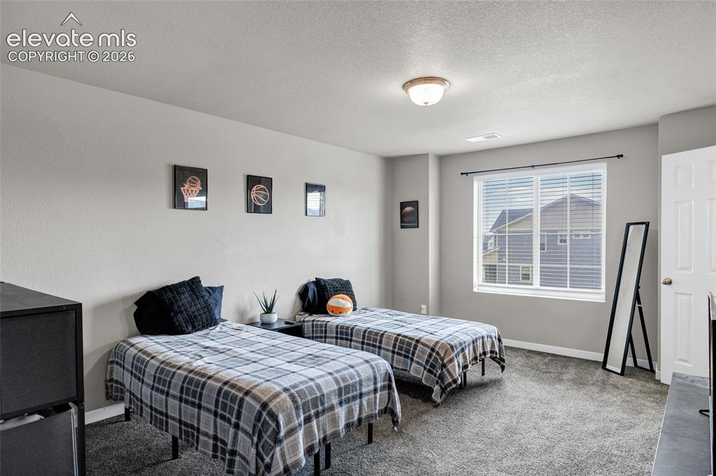 Image 16 of 37: Bedroom