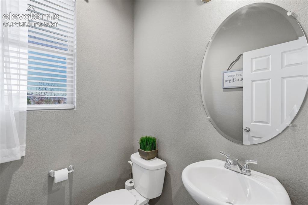 Image 7 of 37: Bathroom