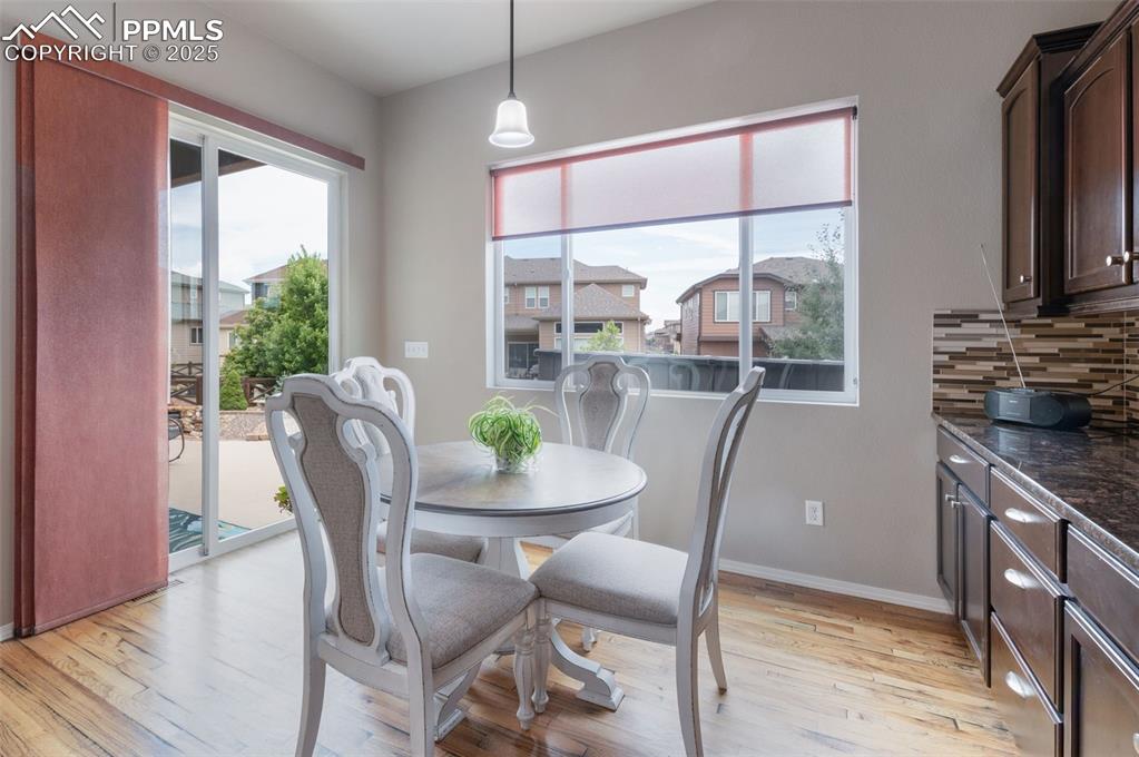 Image 15 of 50: Dining Area