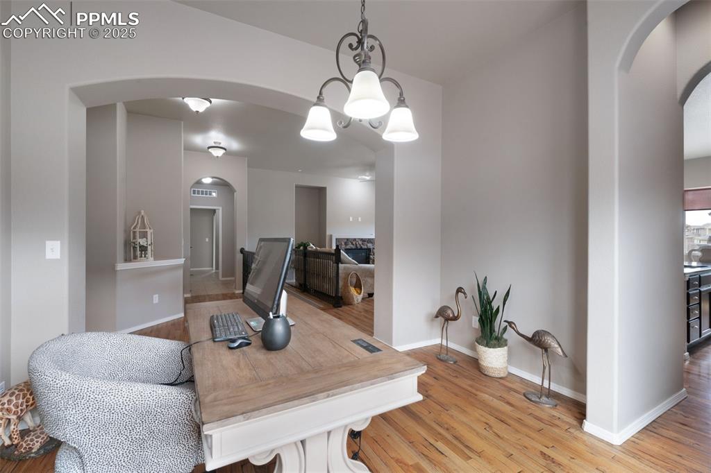 Image 19 of 50: Bonus Room
