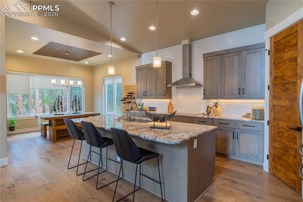 Image 11 of 50: Kitchen