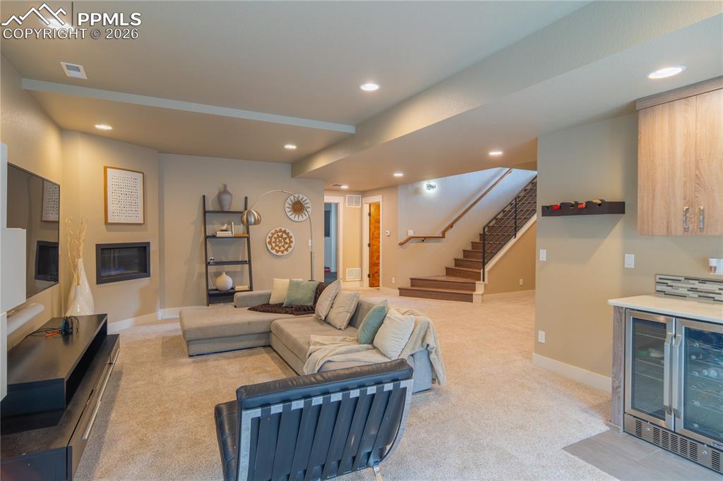 Image 29 of 50: Living Room