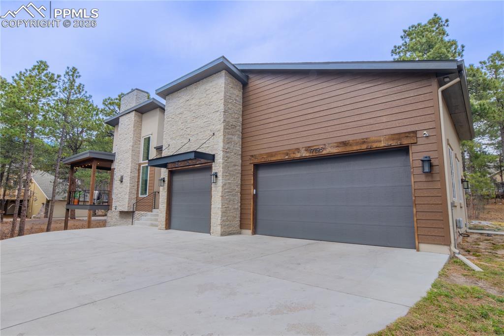 Image 3 of 50: Front of Structure