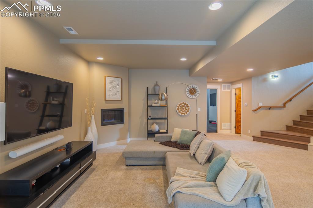 Image 30 of 50: Living Room