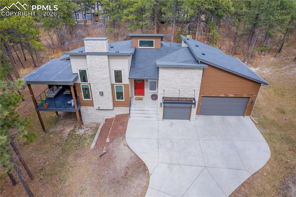 Image 5 of 50: Front of Structure