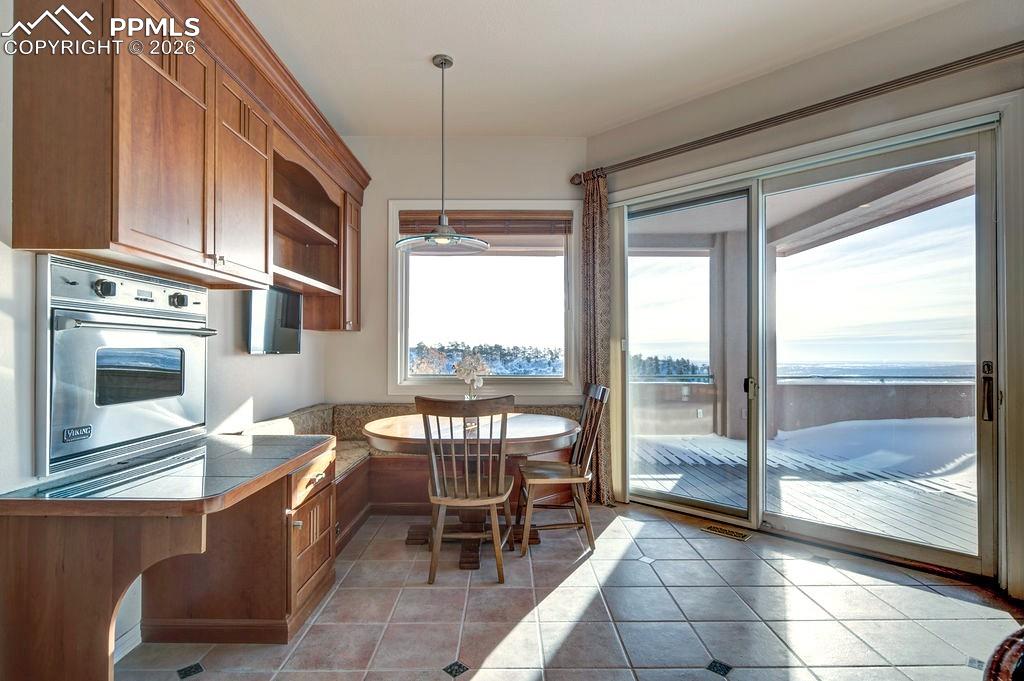 Image 14 of 30: Dining Area