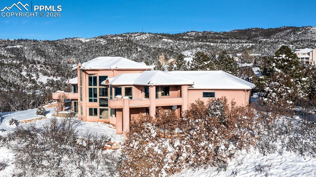 Image 4 of 30: Back of Structure