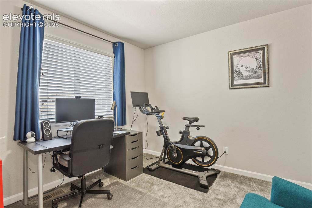 Image 16 of 20: Bedroom