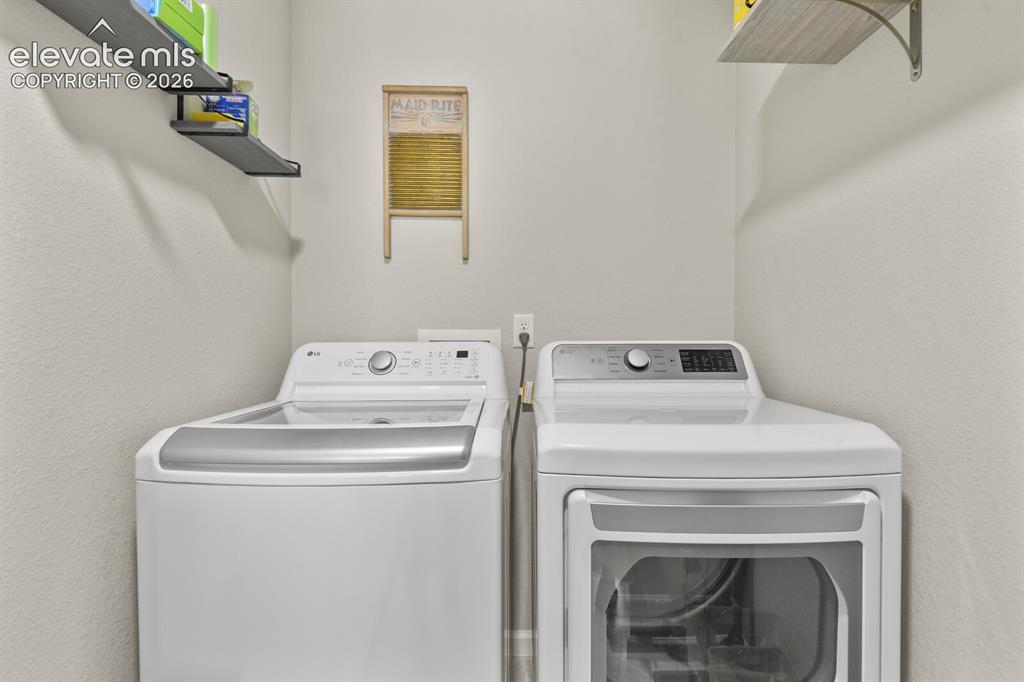 Image 17 of 20: Laundry