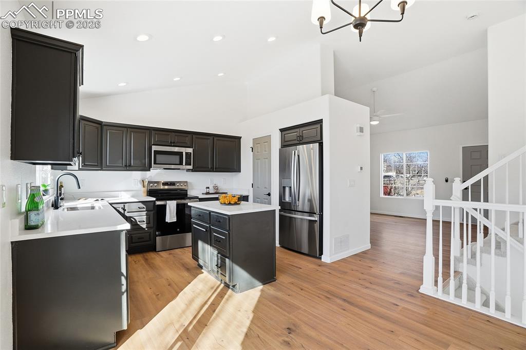 Image 12 of 31: Kitchen