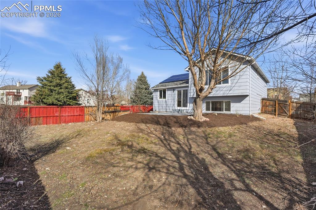 Image 29 of 31: Back of Structure