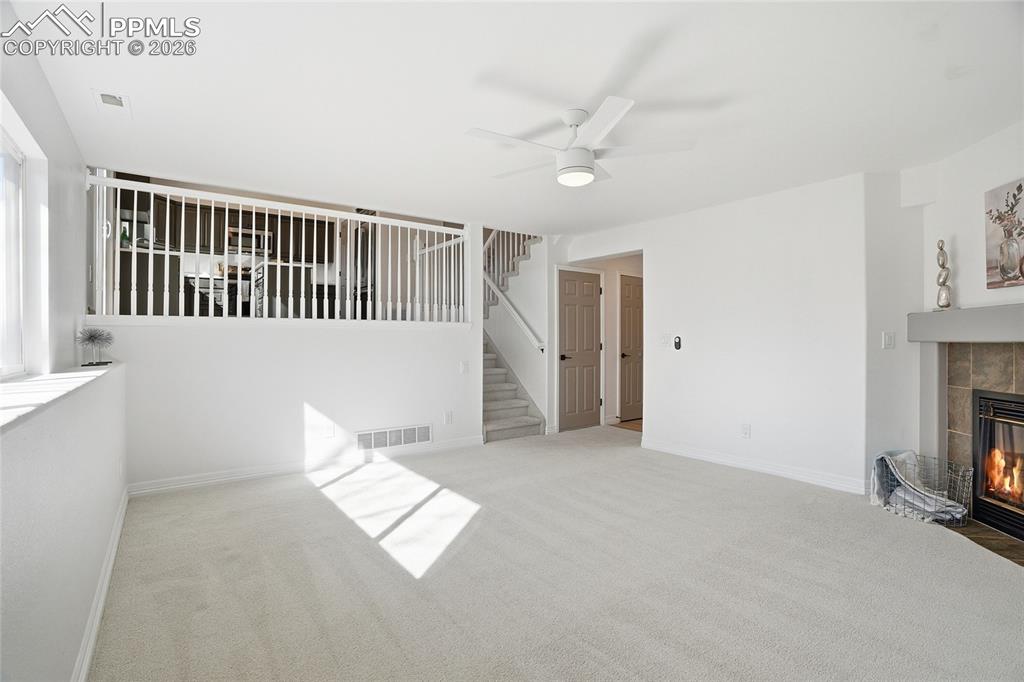 Image 3 of 31: Living Room